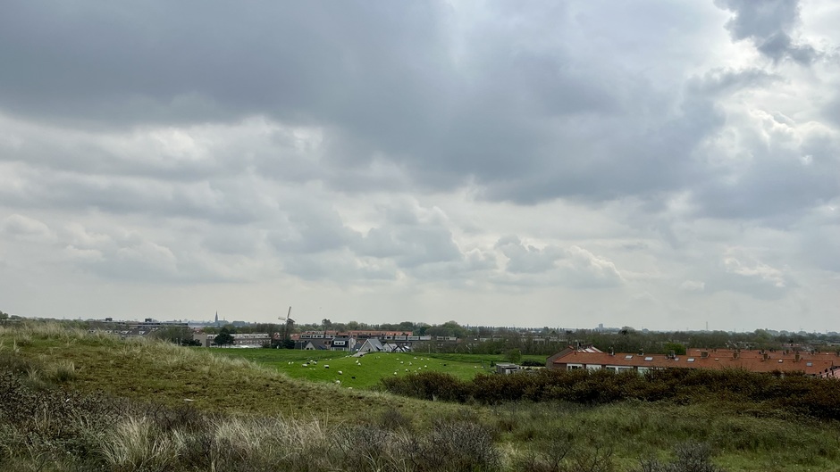 Hollandse wolken boven Hollands landschap 