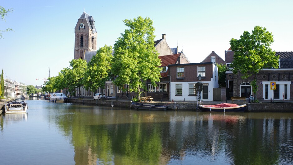 Zonovergoten en strakblauwe lucht in Midden-Nederland 