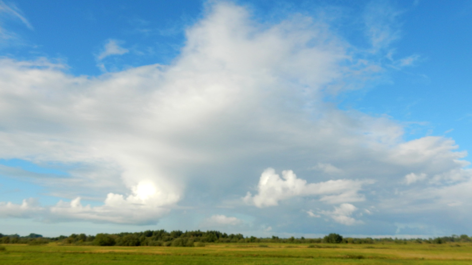 Wolkenbeeld bezuiden Giethoorn