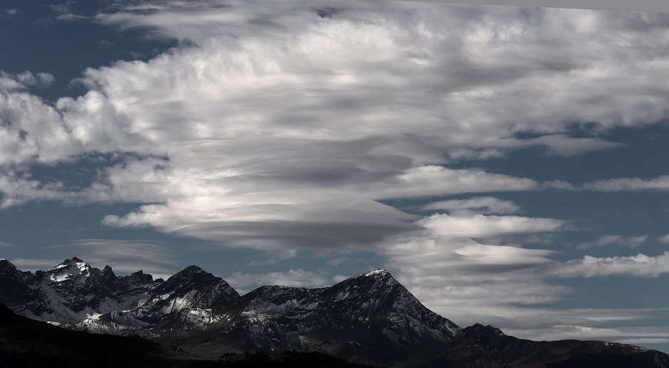 Lenteculariswolken in de Alpen