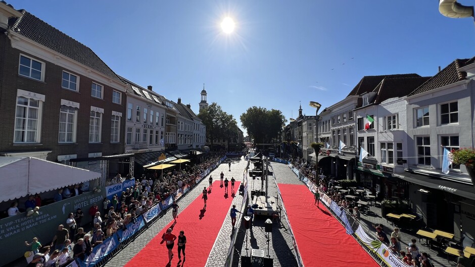 36e Singelloop met vandaag NK Halve Marathon, en diverse lopen in Breda met meer dan 20 graden ....!