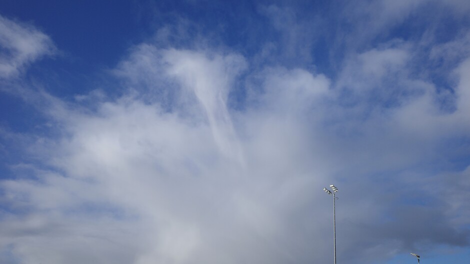 Schitterende buienwolken met winterse neerslag 