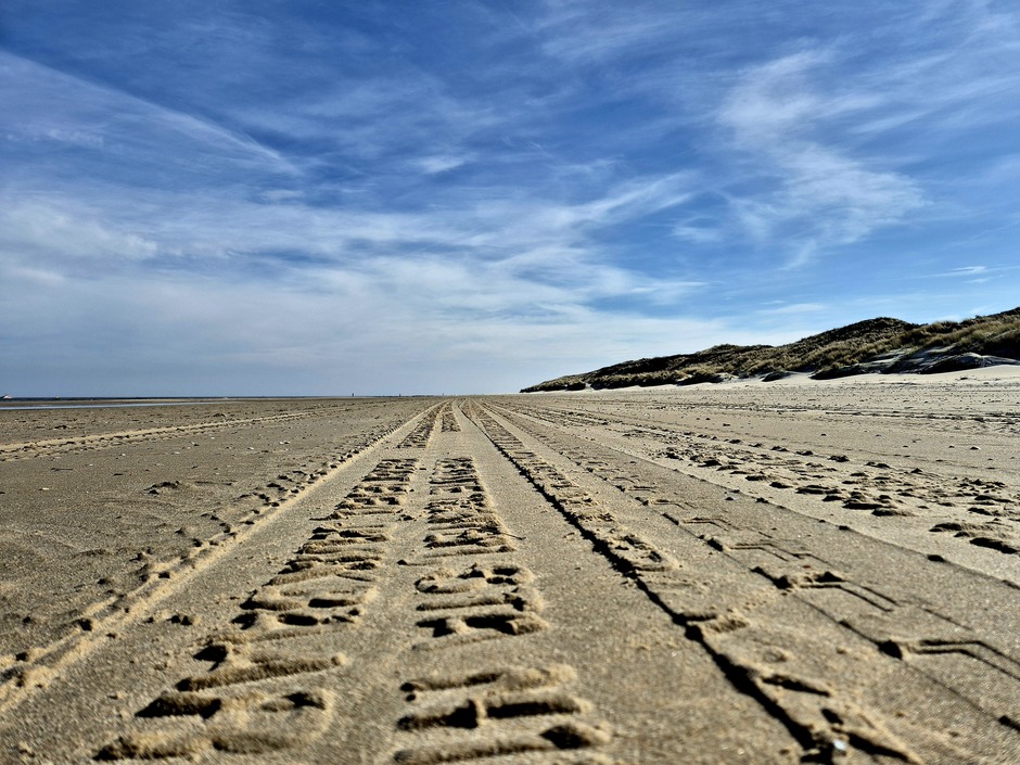 Sluierbewolking vlieland strand