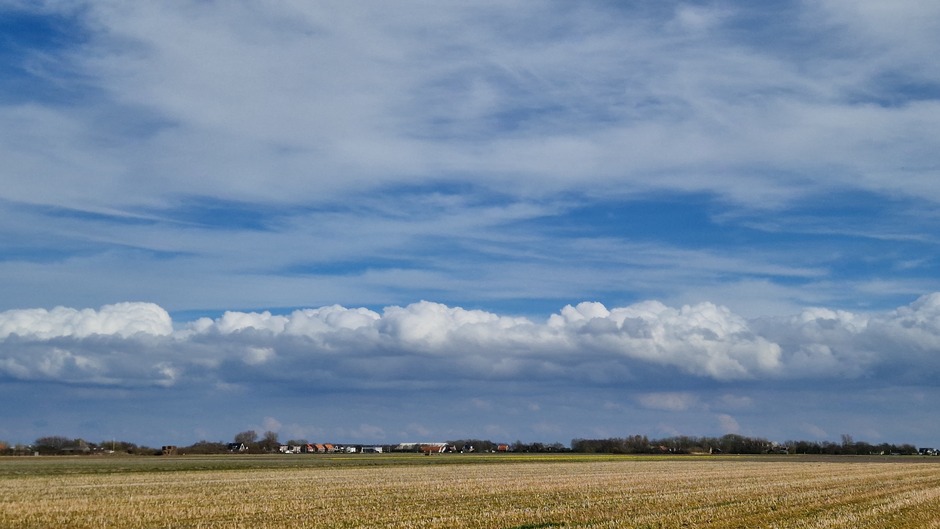 Stapelwolken boven Texel 