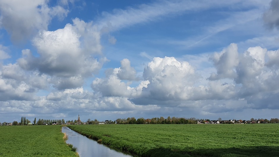 Weerfoto Henk Walinga gemaakt in Hommerts (Friesland) 16 april 2024.