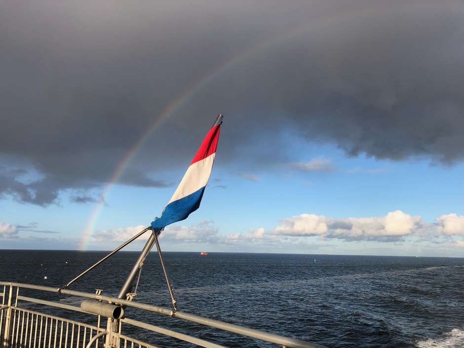 Regenboog vanaf ms Vlieland