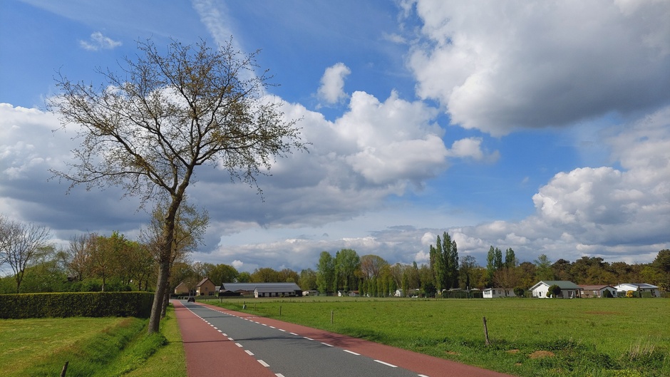 Wolkenlucht en zon in z.w Brabant