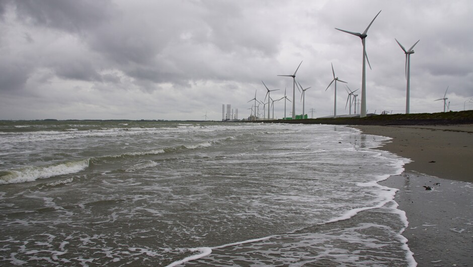 FW: weerfoto 16-4-2024 uit  `s-Heerenhoek    (zeeland )