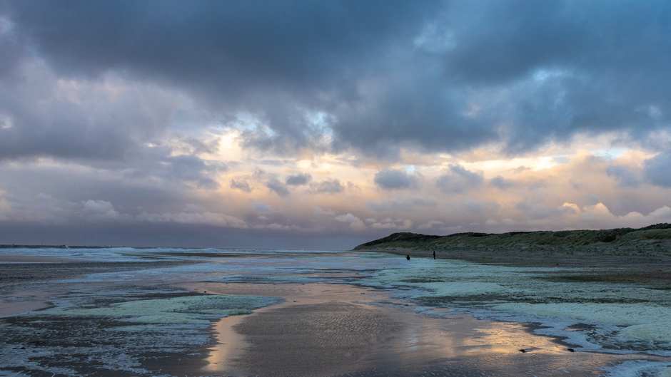 Zonsondergang strand Vlieland