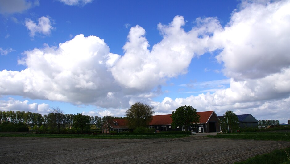 FW: weerfoto 22-4-2024 uit  `s-Heerenhoek    (zeeland )